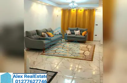 Apartment - 3 Bedrooms - 2 Bathrooms for rent in Omar Lotfy St. - Ibrahimia - Hay Wasat - Alexandria