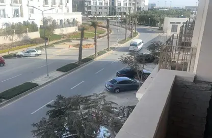 Apartment - 2 Bedrooms - 2 Bathrooms for sale in Hyde Park - New Cairo City - Cairo