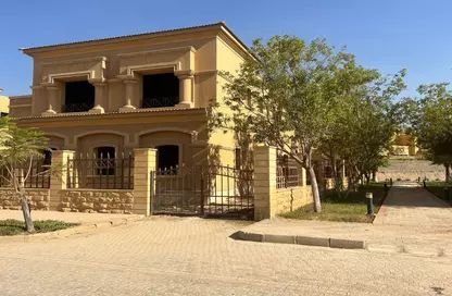 Villa - 6 Bedrooms - 7 Bathrooms for sale in Royal Meadows - Sheikh Zayed Compounds - Sheikh Zayed City - Giza