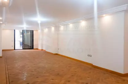 Apartment - 3 Bedrooms - 3 Bathrooms for sale in Mohamed Bahaa Al Din Al Ghouri St. - Smouha - Hay Sharq - Alexandria