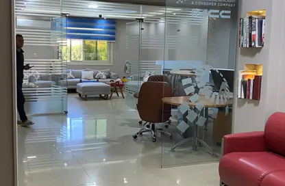 شقة - 3 غرف نوم - 2 حمامات للبيع في الحي السادس عشر - الشيخ زايد - الجيزة