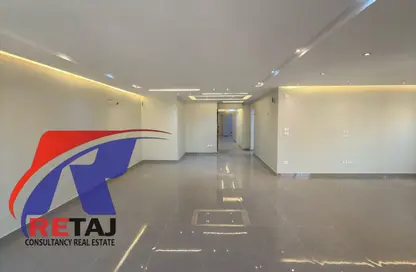 شقة - 5 غرف نوم - 3 حمامات للايجار في شارع مكرم عبيد - المنطقة السادسة - مدينة نصر - القاهرة