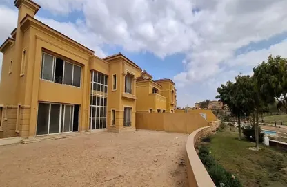 Villa - 5 Bedrooms - 5 Bathrooms for sale in Royal Meadows - Sheikh Zayed Compounds - Sheikh Zayed City - Giza