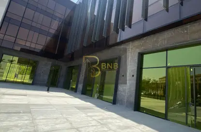 محل تجاري - استوديو - 1 حمام للايجار في ميفيدا - كمبوندات التجمع الخامس - التجمع الخامس - مدينة القاهرة الجديدة - القاهرة