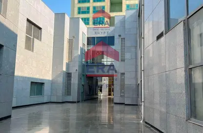 Office Space - Studio - 3 Bathrooms for rent in Cornish El Nile St. - Maadi - Hay El Maadi - Cairo