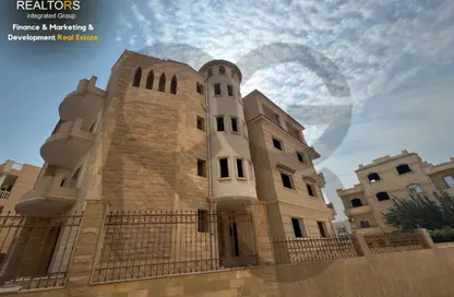 فيلا - 8 غرف نوم - 8 حمامات للبيع في طريق غرب سوميد - غرب سوميد - مدينة 6 أكتوبر - الجيزة