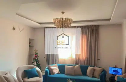 شقة - 2 غرف نوم - 2 حمامات للبيع في شارع 9 - الهضبة العليا - المقطم - القاهرة