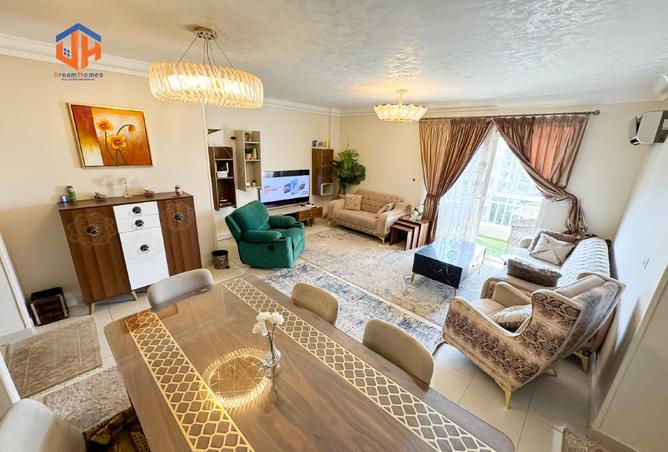 8273618 - Property Image 2