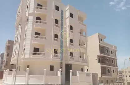 Apartment - 3 Bedrooms - 2 Bathrooms for sale in New Narges - New Cairo City - Cairo