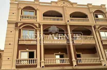Apartment - 3 Bedrooms - 3 Bathrooms for sale in Ganoob El Acadimia - New Cairo City - Cairo