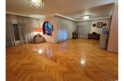 Apartment - 3 Bedrooms - 2 Bathrooms for sale in Fareed Semeika St. - El Hegaz Square - El Nozha - Cairo
