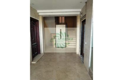 Roof - 3 Bedrooms - 2 Bathrooms for sale in Al Hekma St. - Sheikh Zayed City - Giza