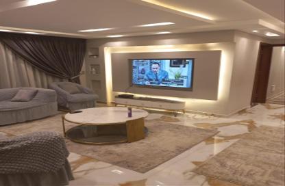 شقة - 3 غرف نوم - 3 حمامات للايجار في شارع رشدان - الدقي - الجيزة