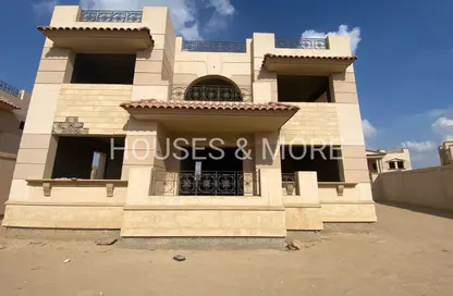 Villa - 4 Bedrooms - 3 Bathrooms for sale in Royal City - Sheikh Zayed Compounds - Sheikh Zayed City - Giza Villa - 4 Bedrooms - 3 Bathrooms for sale in Royal City - Sheikh Zayed Compounds - Sheikh Zayed City - Giza