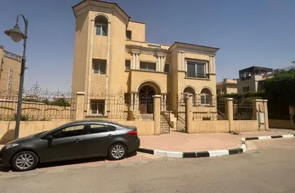 Villa - 5 Bedrooms - 6 Bathrooms for sale in Fountain Park - 5th Settlement Compounds - The 5th Settlement - New Cairo City - Cairo