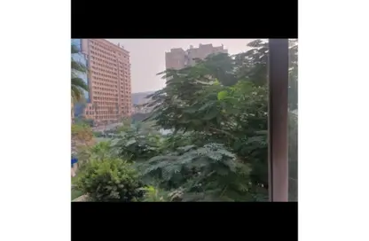 شقة - 4 غرف نوم - 2 حمامات للبيع في طريق النصر - المنطقة الأولى - مدينة نصر - القاهرة