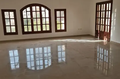 شقة - 4 غرف نوم - 3 حمامات للايجار في شارع فريد الاطرش - التجمع الاول - مدينة القاهرة الجديدة - القاهرة