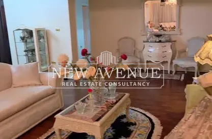 Apartment - 3 Bedrooms - 2 Bathrooms for sale in Eshak Yaekoob St. - Almazah - Heliopolis - Masr El Gedida - Cairo