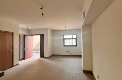 دوبلكس - 3 غرف نوم - 3 حمامات للايجار في كمبوند البروج - كمبوندات الشروق - مدينة الشروق - القاهرة