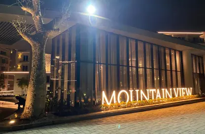 iVilla - 3 Bedrooms - 5 Bathrooms for sale in Mountain View iCity - 5th Settlement Compounds - The 5th Settlement - New Cairo City - Cairo