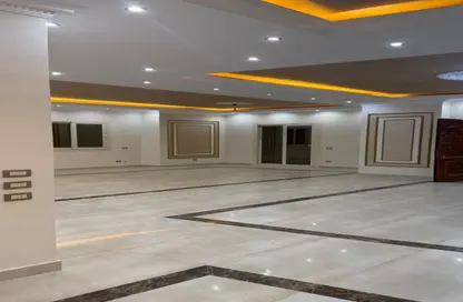 Villa - Studio - 4 Bathrooms for rent in Al Shouyfat - 5th Settlement Compounds - The 5th Settlement - New Cairo City - Cairo