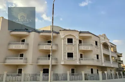 Apartment - 3 Bedrooms - 2 Bathrooms for sale in 3rd Neighborhood - 3rd District East - Shorouk City - Cairo