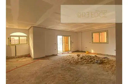 شقة - 3 غرف نوم - 2 حمامات للبيع في شارع المهندس احمد كمال حمدي - الحي السادس عشر - الشيخ زايد - الجيزة
