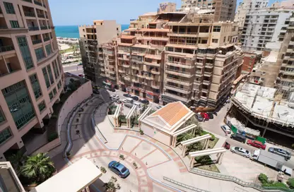 شقة - 4 غرف نوم - 4 حمامات للبيع في سان ستيفانو - حي شرق - الاسكندرية