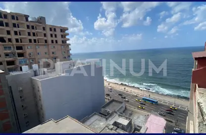 شقة - 3 غرف نوم - 3 حمامات للبيع في طريق الجيش - كامب شيزار - حي وسط - الاسكندرية