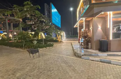Shop - Studio - 2 Bathrooms for rent in City Walk Strip - Waslet Dahshur Road - Sheikh Zayed City - Giza