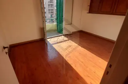 شقة - 3 غرف نوم - 1 حمام للايجار في شارع الشهيد جواد حسني - الإبراهيمية - حي وسط - الاسكندرية