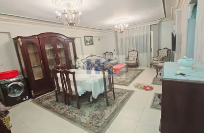 Apartment - 3 Bedrooms - 2 Bathrooms for sale in Dr Lashin St. - Al Tawabek - Faisal - Hay El Haram - Giza