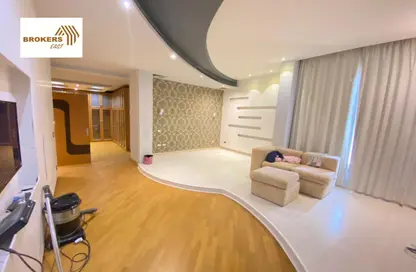 Villa - 7+ Bedrooms - 7+ Bathrooms for sale in Al Shouyfat - 5th Settlement Compounds - The 5th Settlement - New Cairo City - Cairo