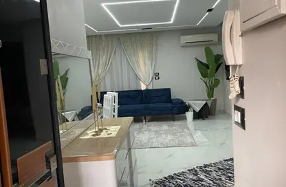 Apartment - 2 Bedrooms - 1 Bathroom for rent in El Rehab Extension - Al Rehab - New Cairo City - Cairo