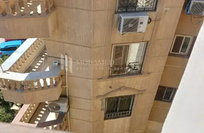 شقة - 3 غرف نوم - 3 حمامات للبيع في المستثمر الصغير - الحي العاشر - الشيخ زايد - الجيزة