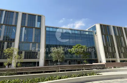 Show Room - Studio - 2 Bathrooms for sale in One Ninety - South Teseen St. - The 5th Settlement - New Cairo City - Cairo