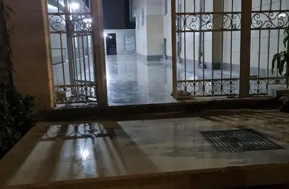 شقة - 3 غرف نوم - 2 حمامات للبيع في المجاورة الاولي - المنطقة الاولي - مدينة الشروق - القاهرة