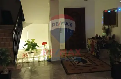 Villa - 4 Bedrooms - 2 Bathrooms for rent in Golf Al Solimania - Cairo Alexandria Desert Road - 6 October City - Giza