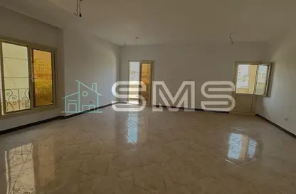 Apartment - 2 Bedrooms - 2 Bathrooms for rent in Area B - Ganoob El Acadimia - New Cairo City - Cairo