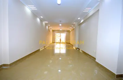 شقة - 3 غرف نوم - 2 حمامات للبيع في طريق الجيش - كامب شيزار - حي وسط - الاسكندرية