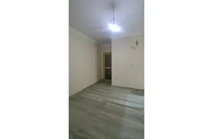 Apartment - 3 Bedrooms - 2 Bathrooms for rent in Zahraa El Maadi - Hay El Maadi - Cairo