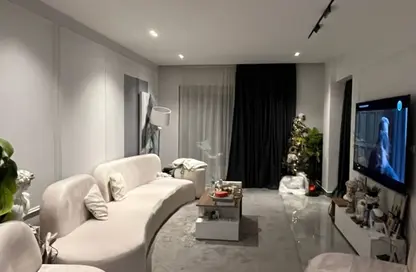 شقة - 2 غرف نوم - 2 حمامات للبيع في جاليريا  مون فالى - المستثمرين الجنوبية - مدينة القاهرة الجديدة - القاهرة