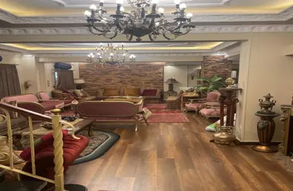 Apartment - 5 Bedrooms - 3 Bathrooms for sale in Street 16 - District 5 - The 5th Settlement - New Cairo City - Cairo
