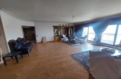 Apartment - 3 Bedrooms - 2 Bathrooms for sale in Al Dokki St. - Dokki - Giza