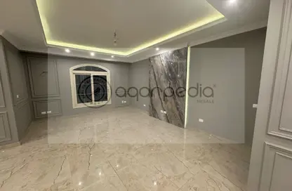 Apartment - 3 Bedrooms - 2 Bathrooms for sale in Omar Khorshid St. - El Banafseg 10 - El Banafseg - New Cairo City - Cairo