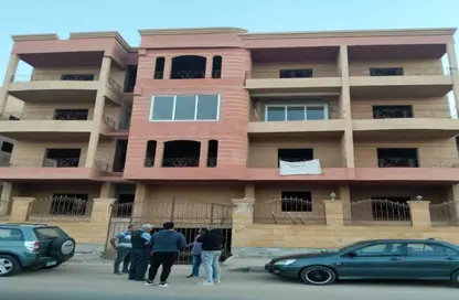 شقة - 4 غرف نوم - 3 حمامات للبيع في المجاورة الاولي - المنطقة الخامسة - مدينة الشروق - القاهرة