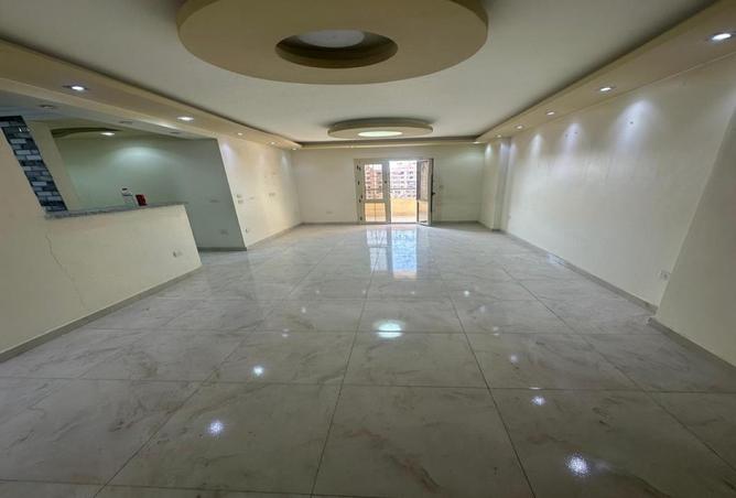 8229940 - Property Main Image