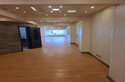 محل تجاري - استوديو - 1 حمام للايجار في شارع شهاب - المهندسين - الجيزة