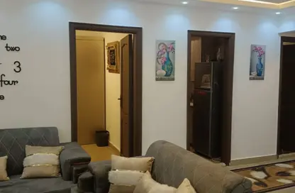 شقة - 2 غرف نوم - 2 حمامات للايجار في شارع احمد فخري - المنطقة السادسة - مدينة نصر - القاهرة