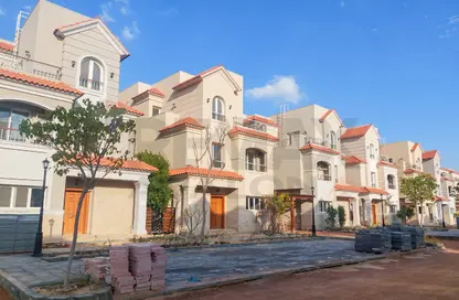 فيلا - 8 غرف نوم - 5 حمامات للبيع في مروج - سموحة - حي شرق - الاسكندرية